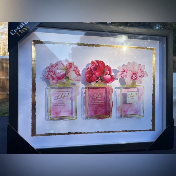 💖✨Gorgeous perfumes inspired framed picture with flowers Measure13 Lx 17w - Picture 4 of 4